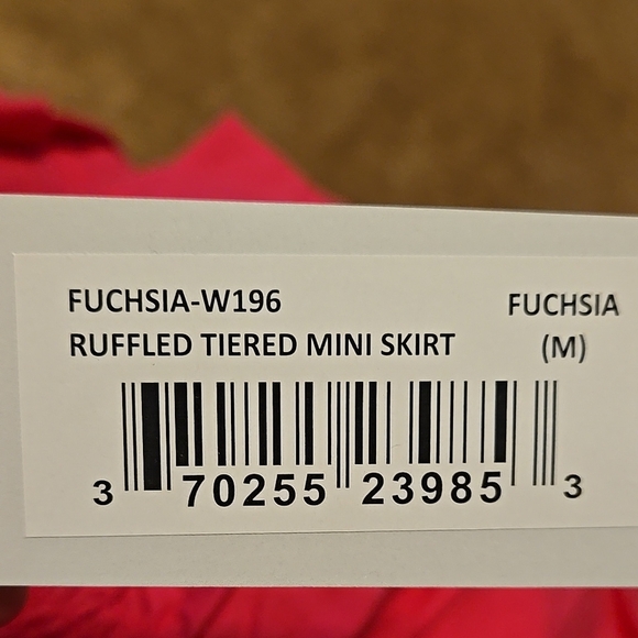New HT 360 Collective Fushia Layered Ruffle Mini Skirt Size Medium - Picture 5 of 5
